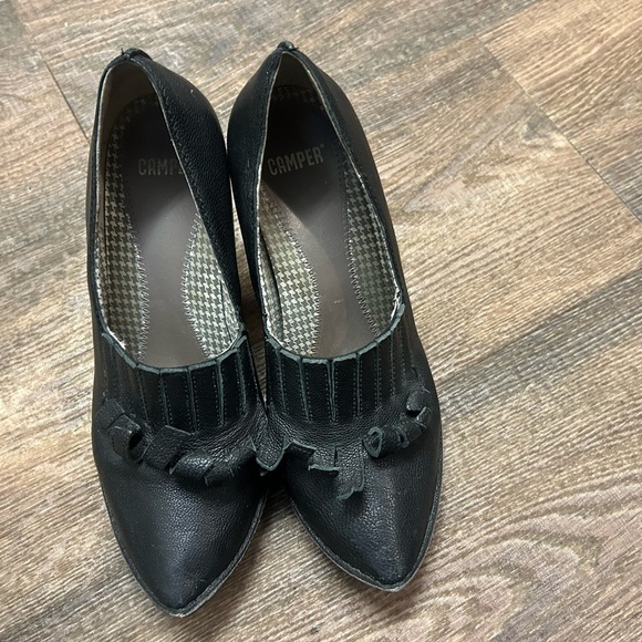 Camper size 38 (7.5) tassle preppy heels in good used condition super fun - Picture 13 of 15